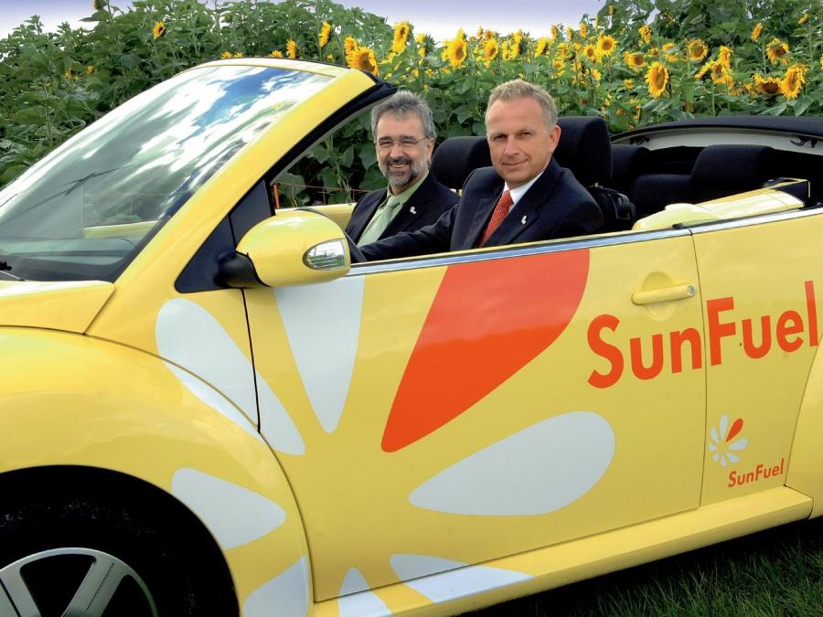  Volkswagen New Beetle Cabriolet Sunfuel Concept 2006 года  (фото 3 из 14)